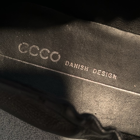 COPY - Never Worn Ecco Ballet Flats - Picture 2 of 4